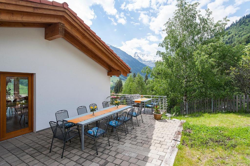 Hotel Cuntera Curaglia エクステリア 写真