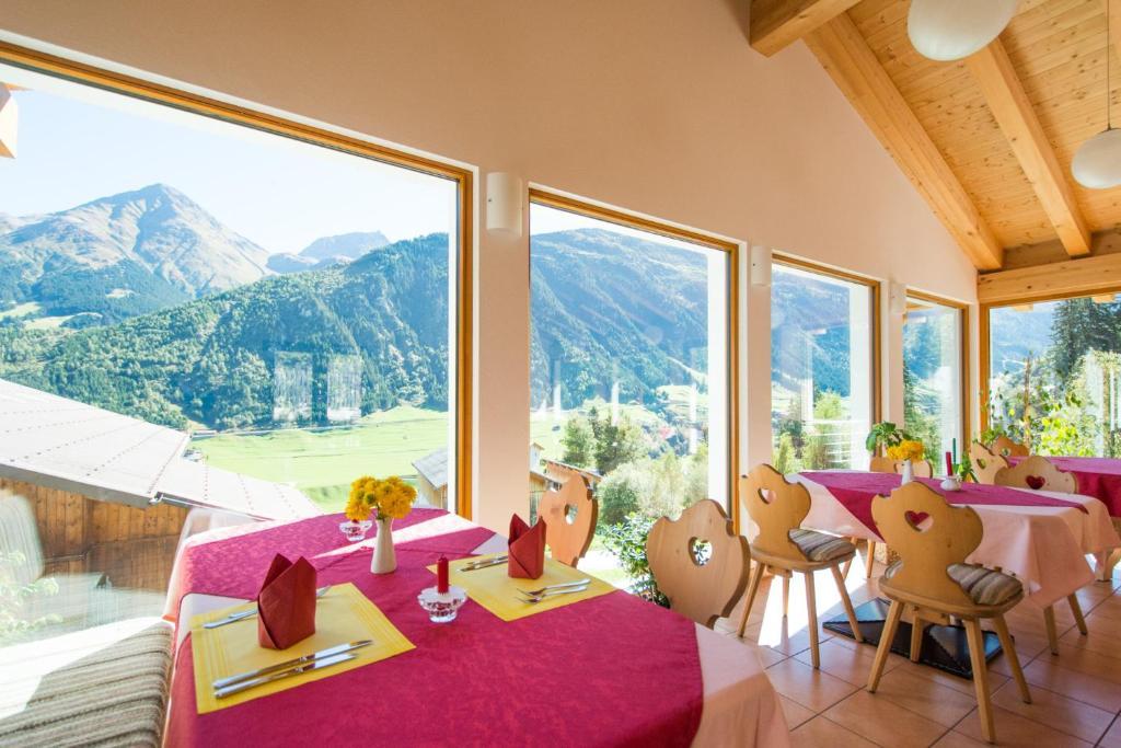 Hotel Cuntera Curaglia エクステリア 写真