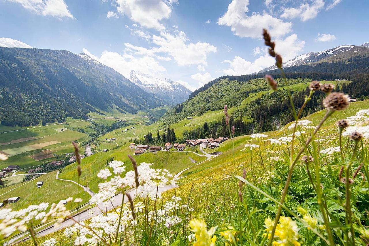 Hotel Cuntera Curaglia エクステリア 写真